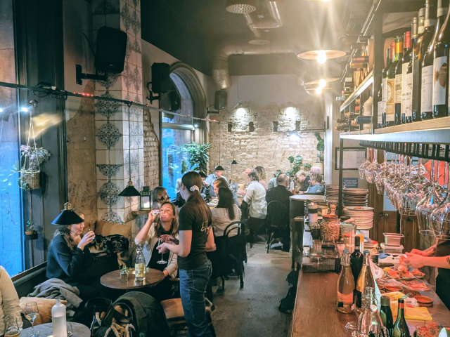 Glou Glou Vinbar